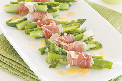 Asparagus wrapped in prosciutto