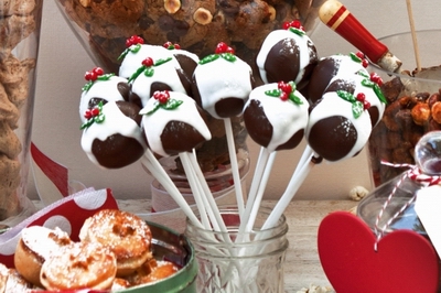 Plum pudding cake pops