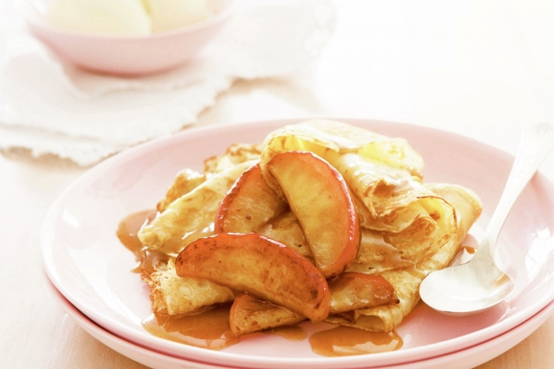 Caramelised apple crepes