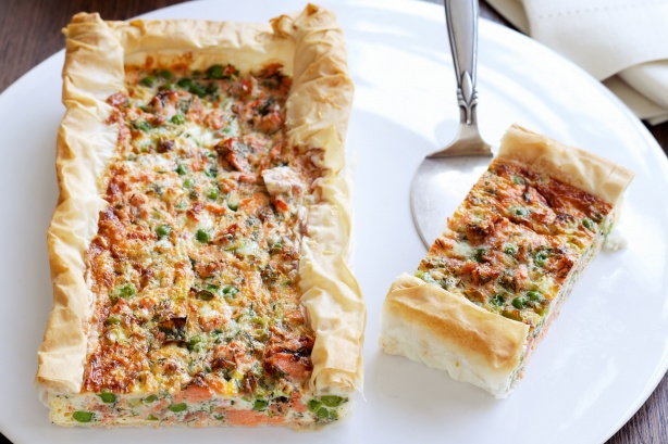 Reduced-fat salmon and pea quiche