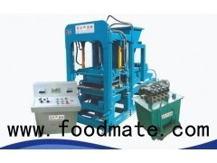 Brick molding machine